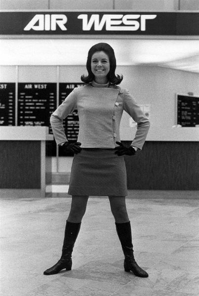 Stewardess Outfits From Then and Now (17 pics)