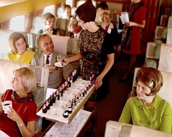 Stewardess Outfits From Then and Now (17 pics)
