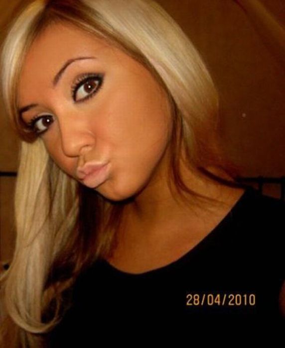 "Sexy" Side of Social Networks (30 pics)