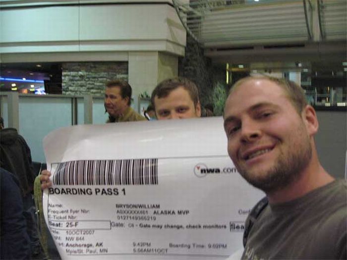 Giant Boarding Pass (6 pics)