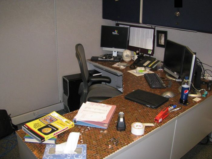 Pennied Desk (17 pics)