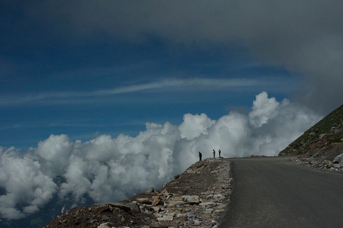 Amazing Places Above the Clouds (50 pics)