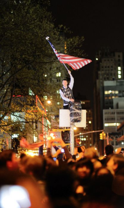 Celebrations of Bin Laden's Death at Ground Zero (40 pics)