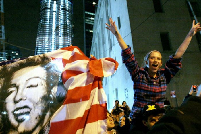 Celebrations of Bin Laden's Death at Ground Zero (40 pics)