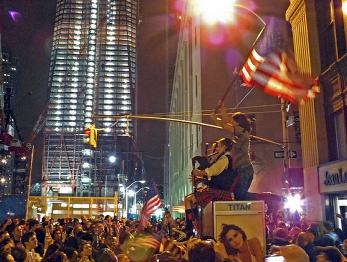 Celebrations of Bin Laden's Death at Ground Zero (40 pics)