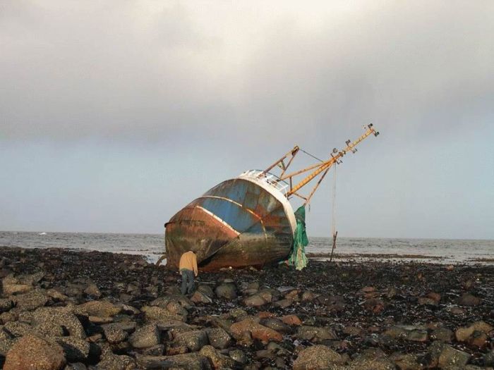 Wrecked Ships (25 pics)