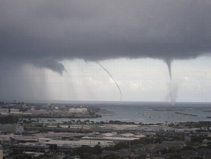 Hawaiian Tornadoes (13 pics)