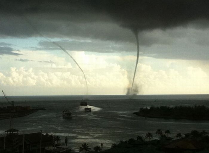 Hawaiian Tornadoes (13 pics)