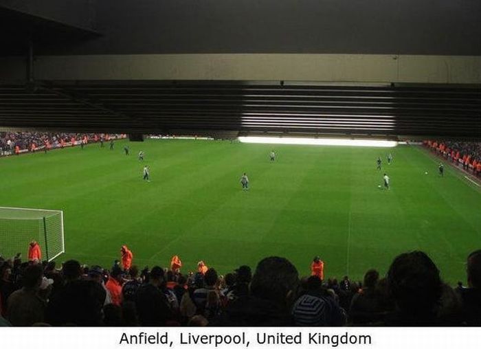 The Worst Stadium Places (16 pics)