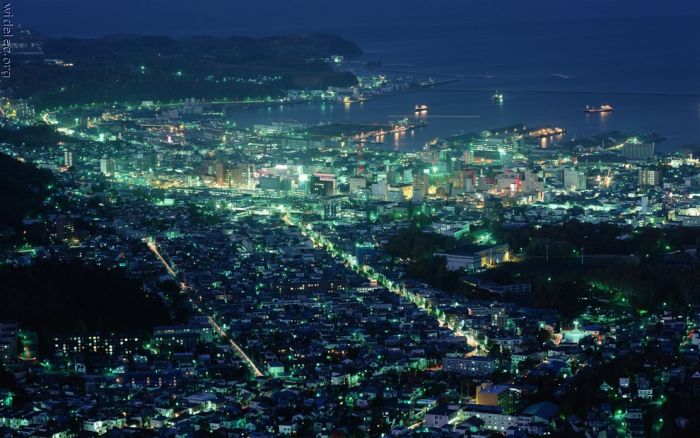 Cities at Night (100 pics)