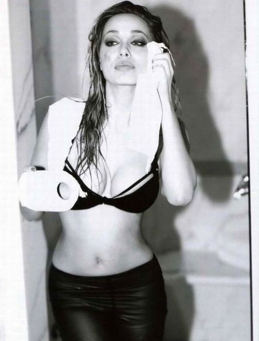 The Hottest Celeb Moms (23 pics)