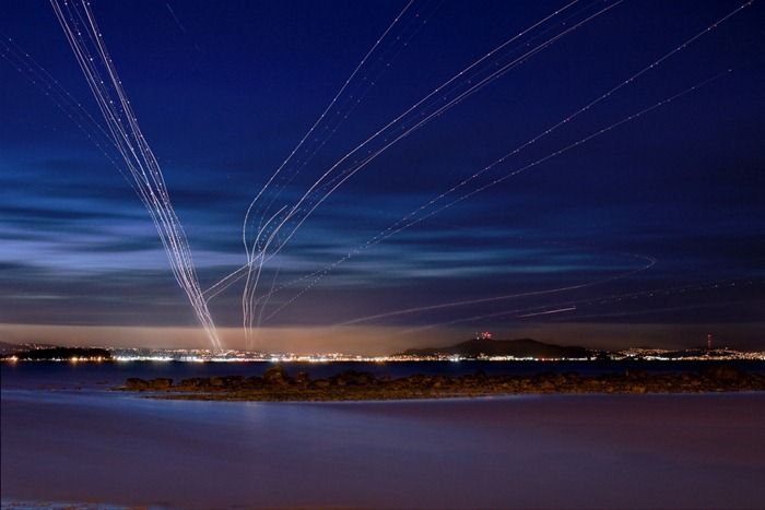 Long Exposure Shots of Airline Takeoffs and Landings (14 pics)