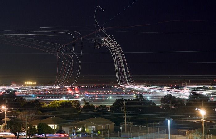 Long Exposure Shots of Airline Takeoffs and Landings (14 pics)
