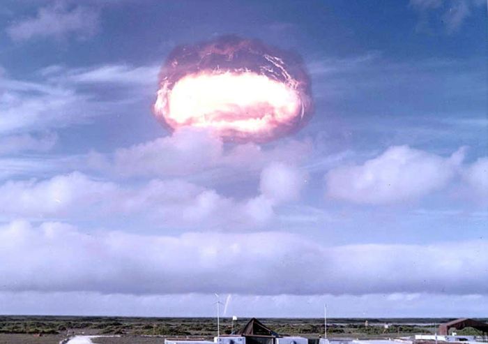 Nuclear Bomb Tests (36 pics)