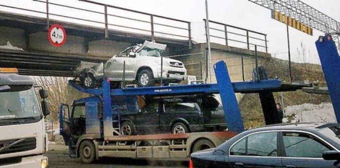 Strange Car Accidents (34 pics)