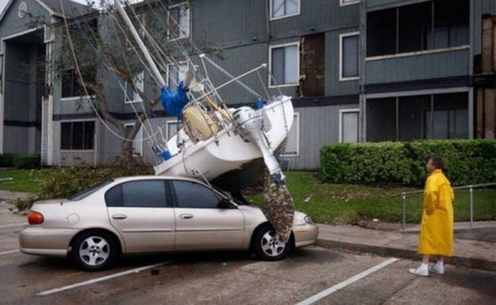 Strange Car Accidents (34 pics)