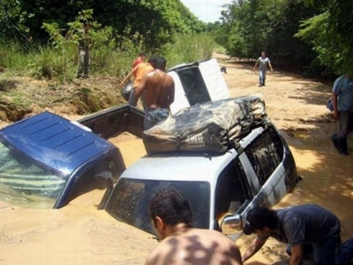 Strange Car Accidents (34 pics)