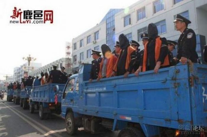 The Way They Fight Crime in China (19 pics)
