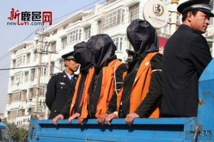 The Way They Fight Crime in China (19 pics)