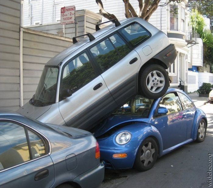 Strange Car Accidents (99 pics)