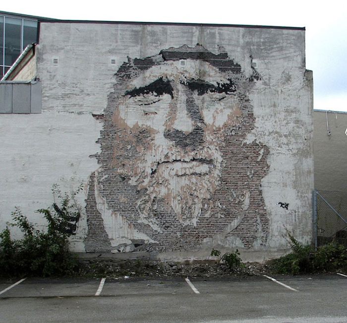 Chipped Wall Portraits by Vhils (17 pics)