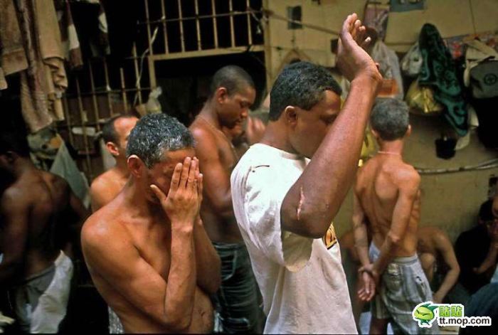 Prison in Brazil (25 pics)