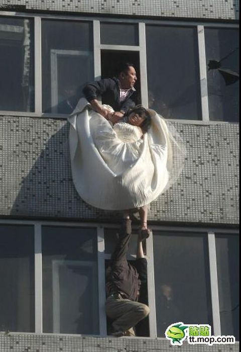 Suicidal Chinese Bride (13 pics)