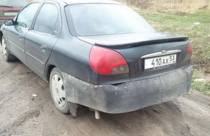 Do It Yourself Car Repair Fail (5 pics)