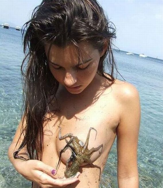 Hot Girls Doing Strange Things. Part 5 (70 pics)