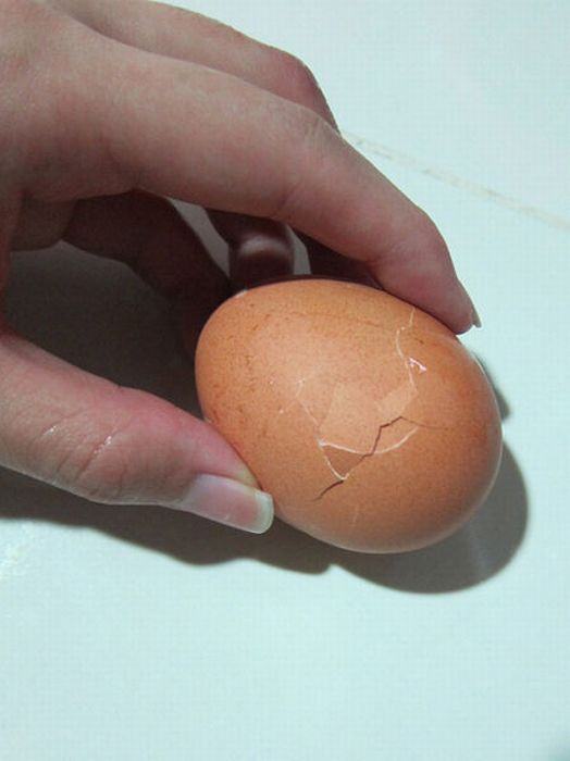 Not the Usual Easter Eggs (11 pics)