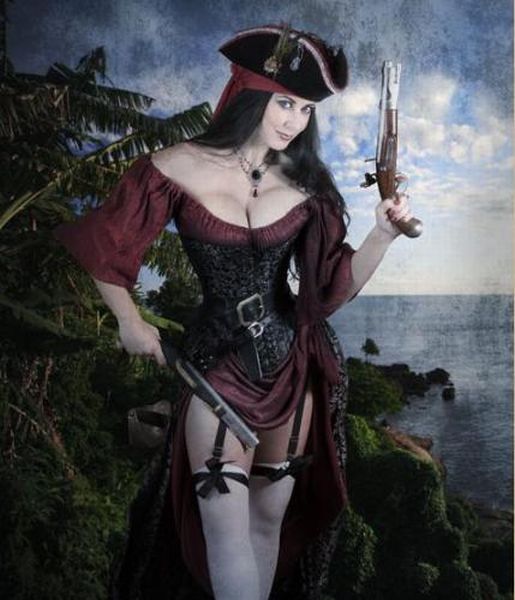 Pirate Girls (44 pics)