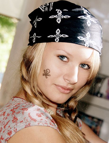 Pirate Girls (44 pics)