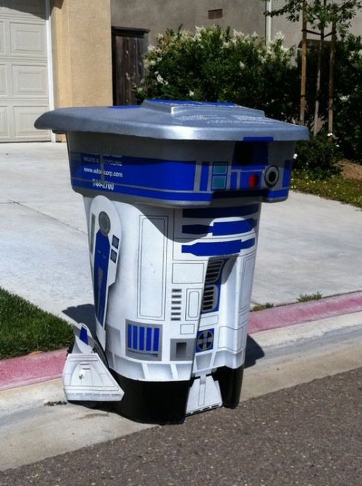 R2 D2 Post (20 pics)