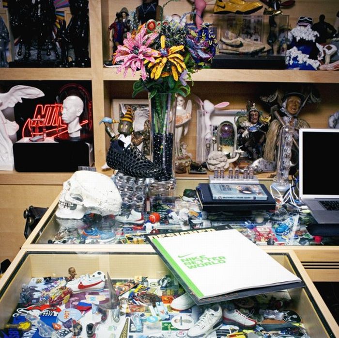 Nike's CEO Mark Parker's Office (37 pics)