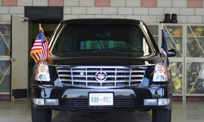 Cadillac One - Limousine of US President (7 pics)