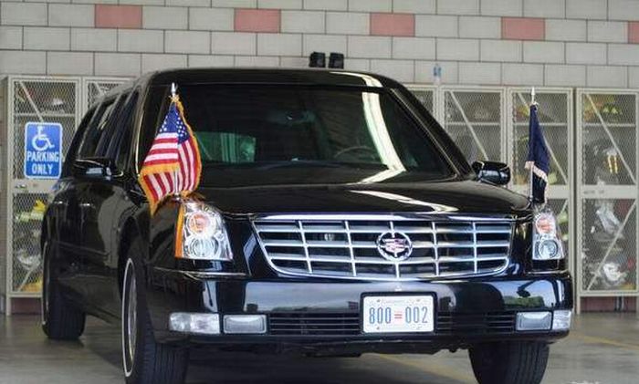 Cadillac One - Limousine of US President (7 pics)