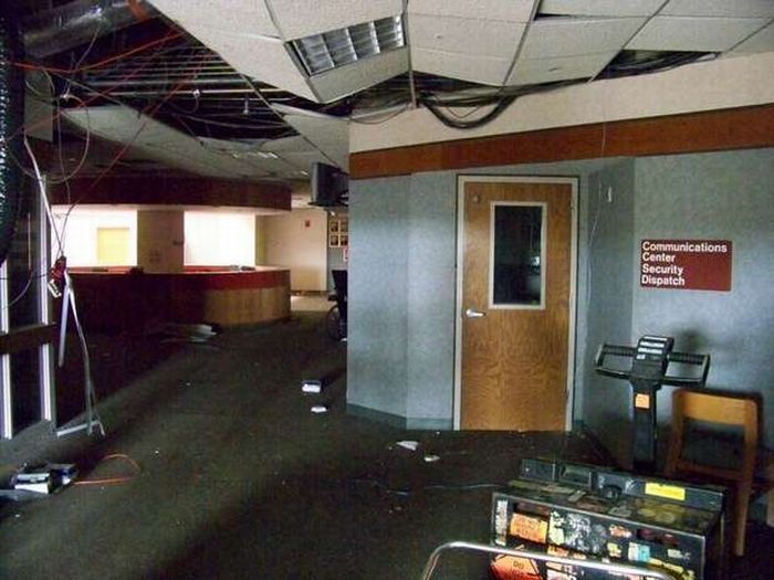 Inside St. John's Hospital in Joplin (27 pics)