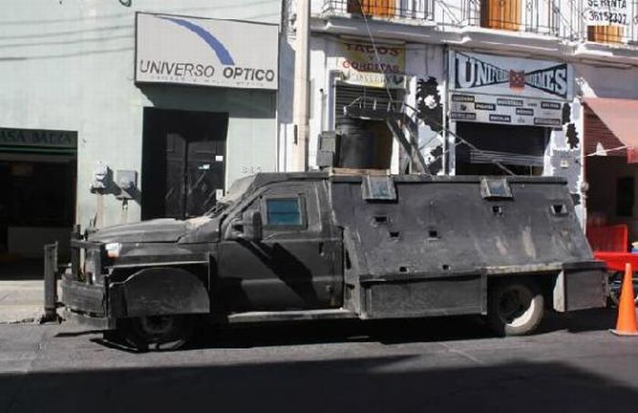 The Mexican Drug Cartel’s Hand-​​Made Tanks (8 pics)