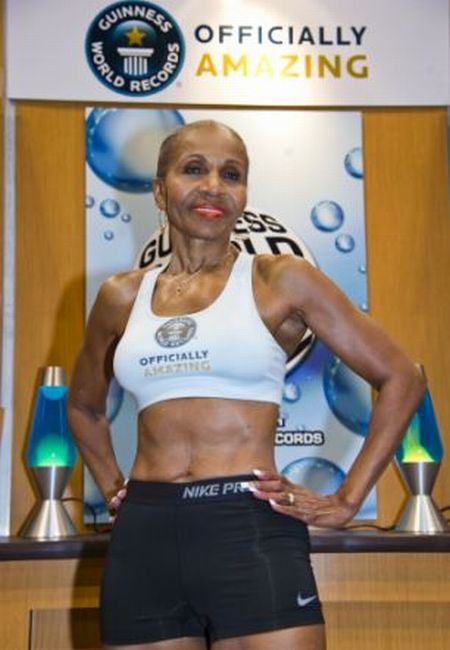74-Year-Old Woman with a Six-Pack (12 pics)
