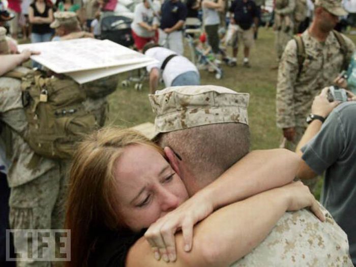Soldiers Leave and Come Back Home (70 pics)