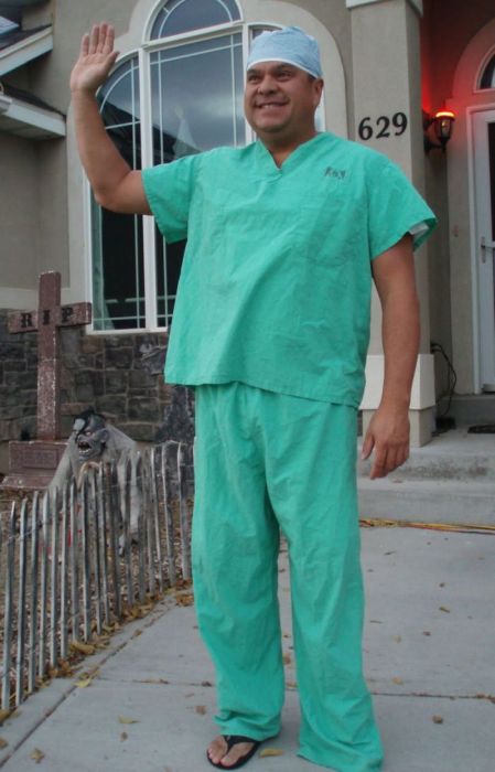 Dad in Costumes (103 pics)