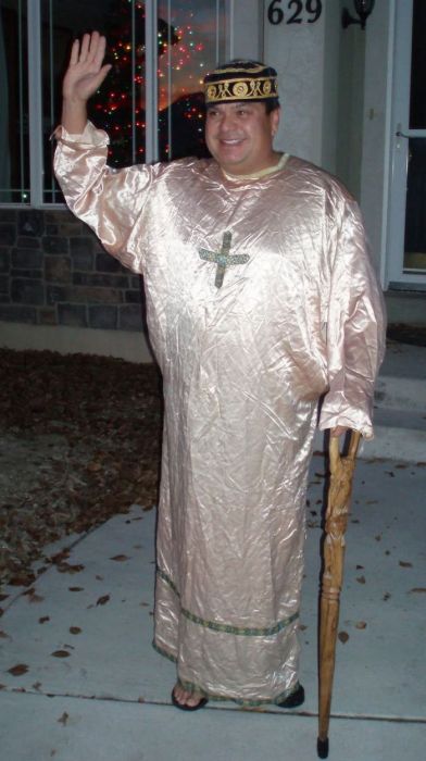 Dad in Costumes (103 pics)