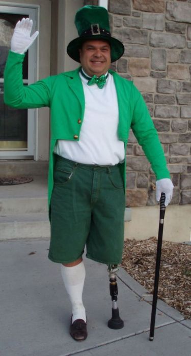 Dad in Costumes (103 pics)