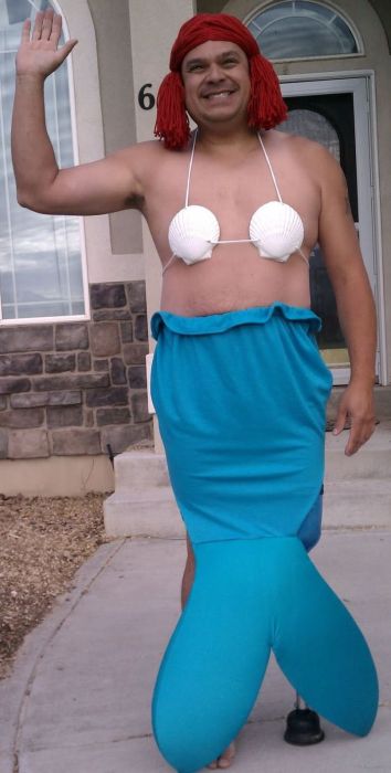 Dad in Costumes (103 pics)
