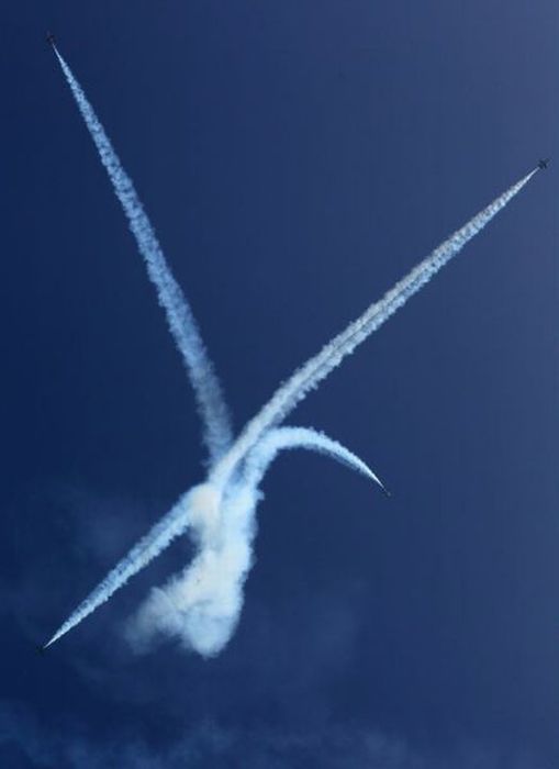 Amazing Air Show by the US Air Force (16 pics)