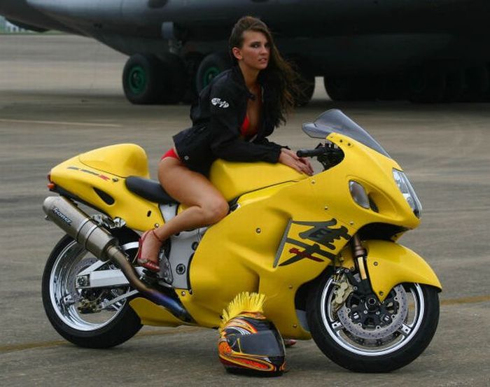 Ducati Girls (92 pics)