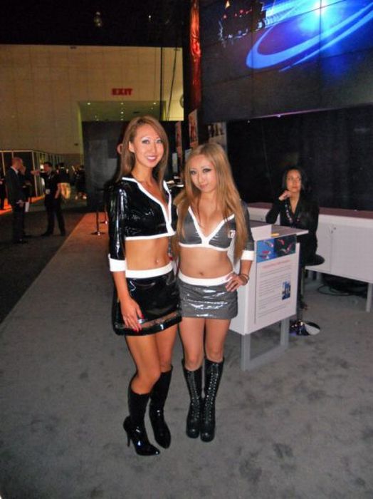 The Hottest E3 2011 Babes (50 pics)