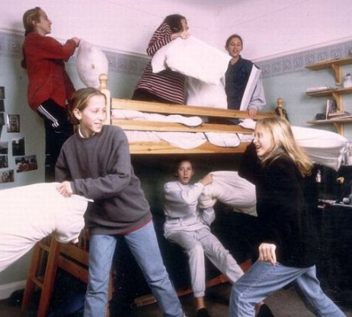 Sextuplets Then and Now (9 pics)