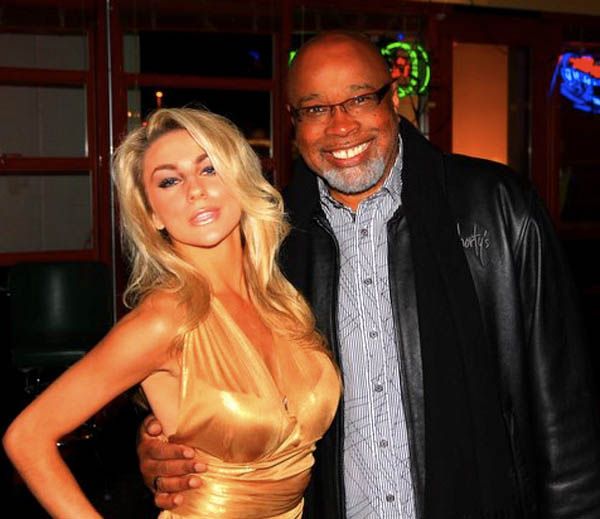 51-year-old Actor Marries 16-Year-Old Country Singer (20 pics)
