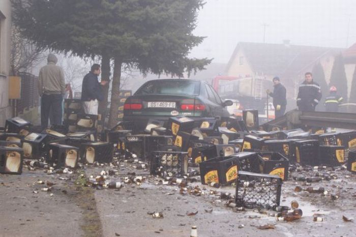 10,000 Bottles of Beer Destroyed (11 pics)